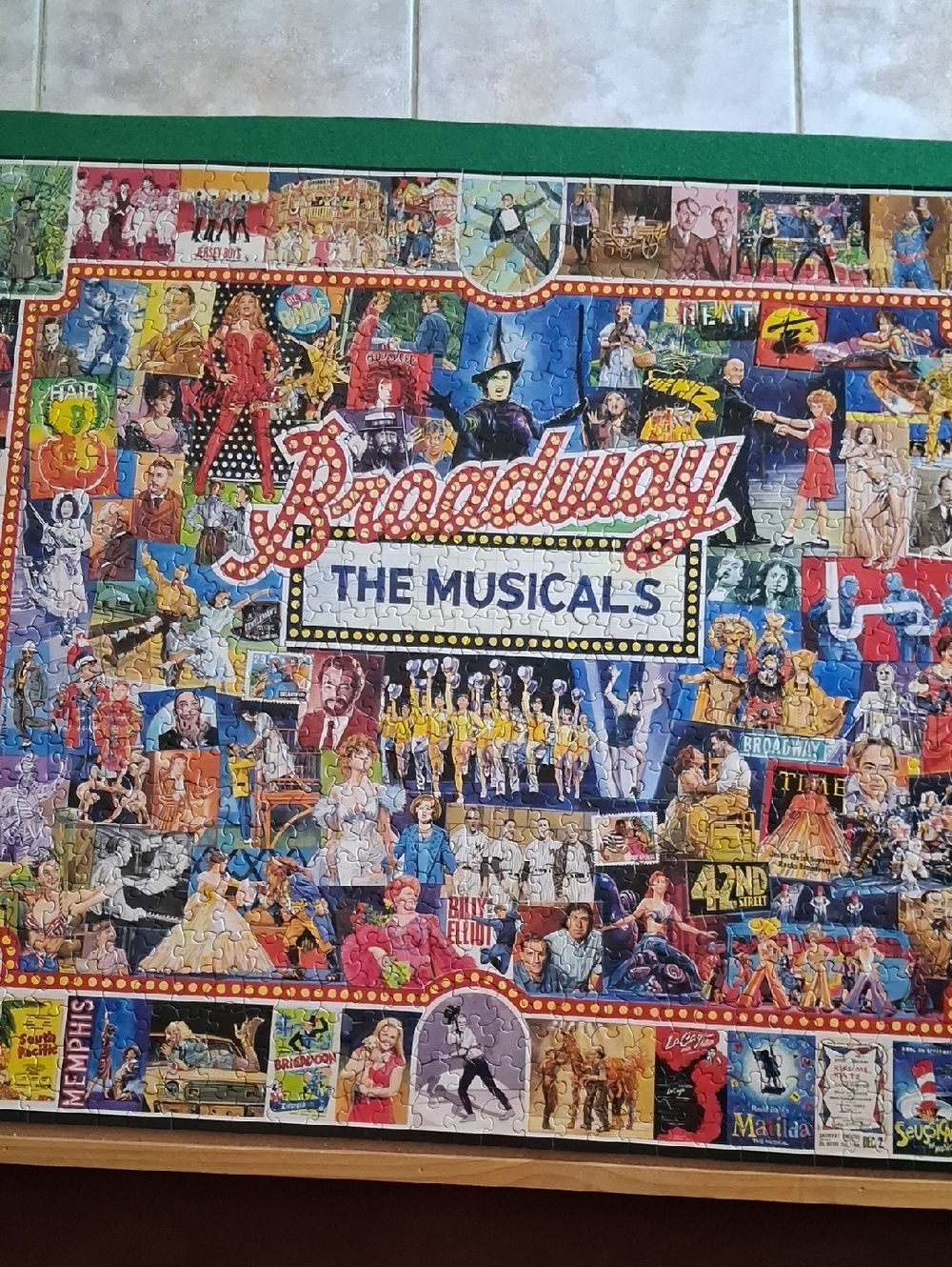 White MOUNTAIN - Broadway The Musicals Jigsaw Puzzle - 1000 PIECE